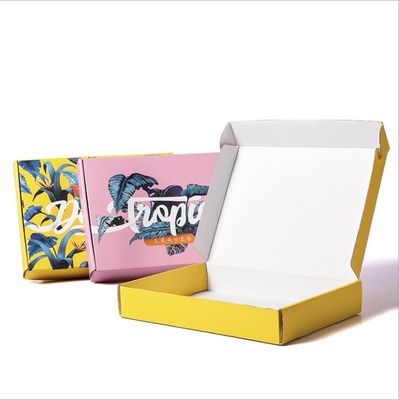 La ropa de capa acuosa acanaló la caja de empaquetado