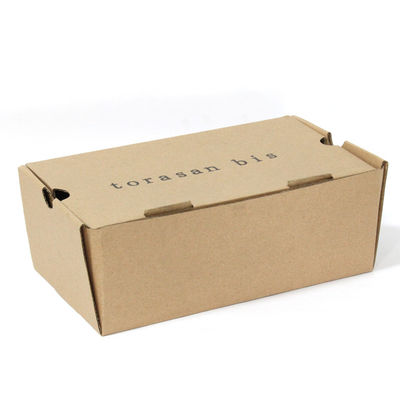 El zapato rectangular de Brown recicló la caja de empaquetado acanalada